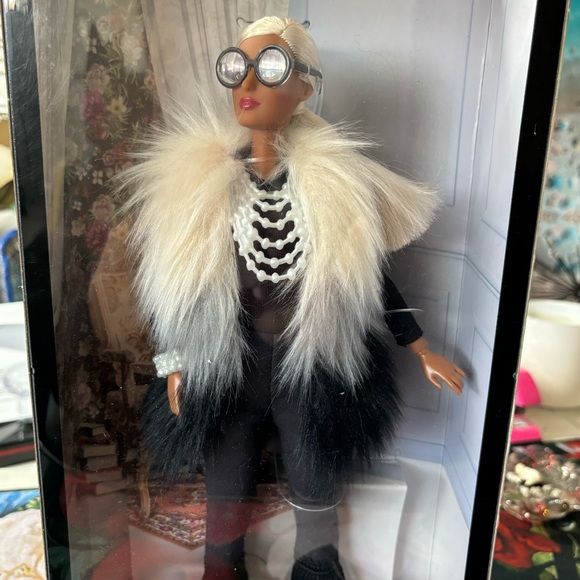 Gorgeous Barbie styled by legendary Iris Apfel